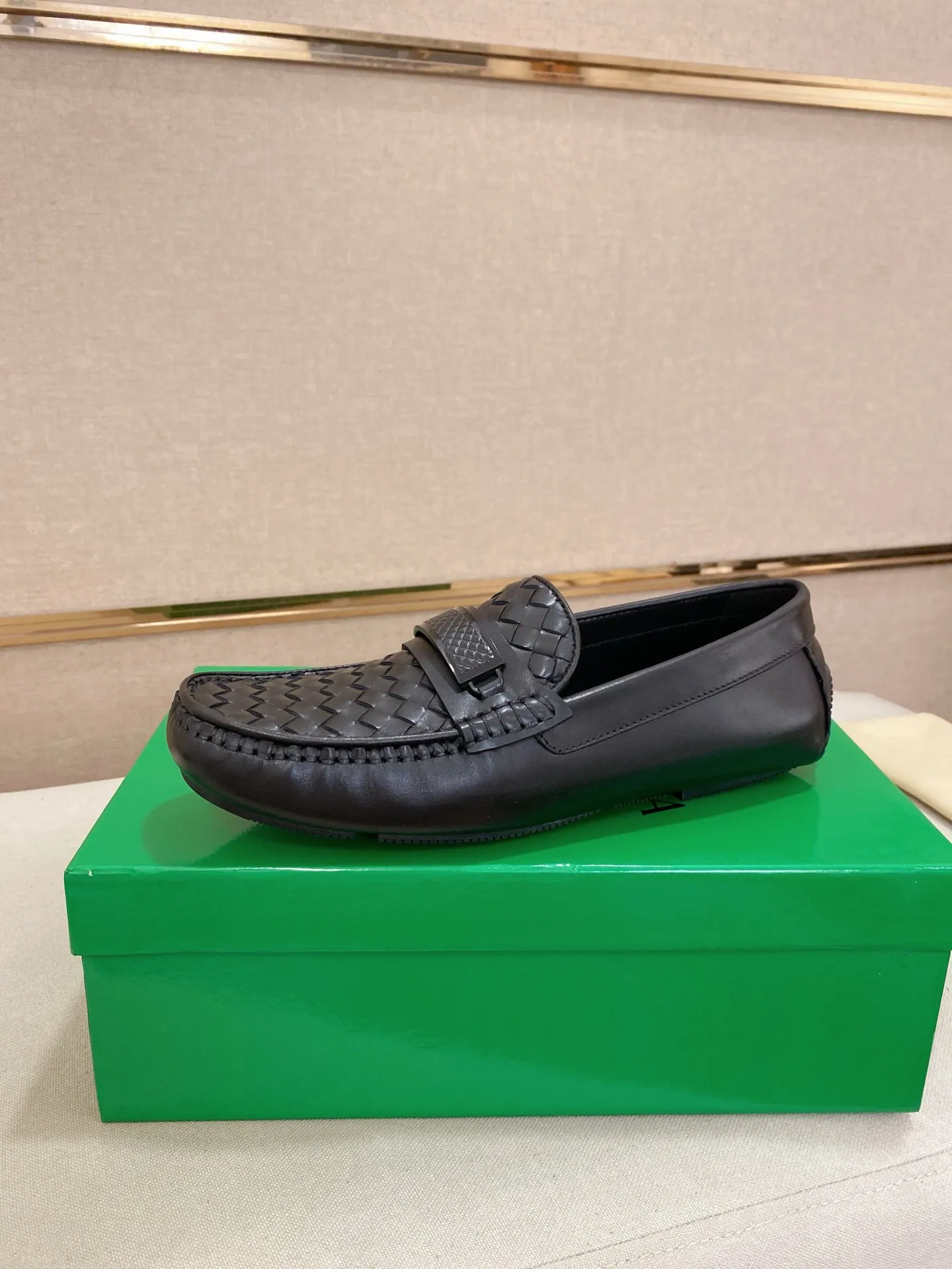 Men's shoes 💰 400💰 (Niu Li + Niu Pad) [BV] latest hot style‼ ️Casual men's shoes, uppers imported first-layer cowhide ➕Full imported cowhide lining✔️Exquisite workmanship, excellent foot feel, special rubber soles✔️, cool and fashionable, the latest fashion, fashionable outsole, hurry up. Code number: 38-44 (can be customized to 37.45, non-refundable)
